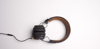 Op jonge leeftijd een hoortoestel?